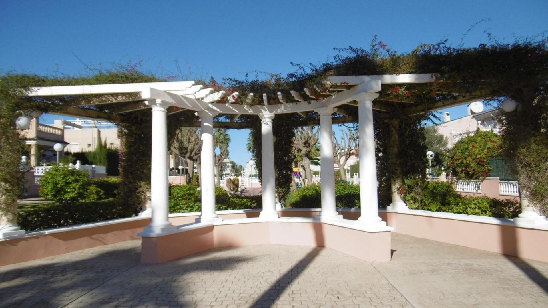 Gran Alicante Bungalow In Beach Resort Puerto Marino Eksteriør billede