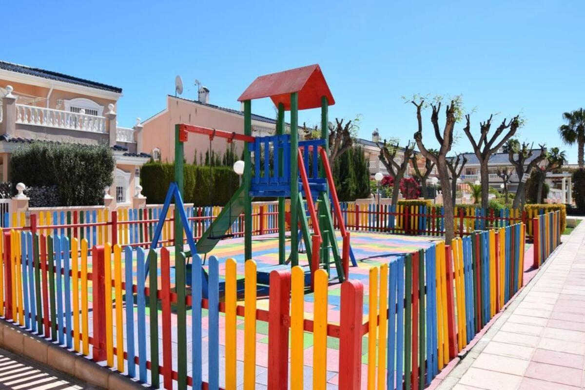 Gran Alicante Bungalow In Beach Resort Puerto Marino Eksteriør billede
